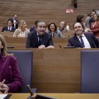 Juanfran Pérez Llorca tras las silla vacía de Mazón en el pleno de investidura
