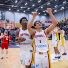 España arrancó con victoria