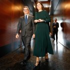 El ministro de Justicia, Felix Bolaños, junto a la presidenta de la asociación, María Jesús del Barco.