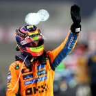 Oscar Piastri, ganador de la carrera  Sprint del Gran Premio de Qatar en el Lusail International Circuit