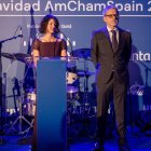 La embajadora en funciones de EEUU en España, Rian Harris, y el presidente de la AmChamSpain, Jaime Malet.
REMITIDA / HANDOUT por AMCHAMSPAIN
04/12/2025