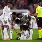 BILBAO, SPAIN - DECEMBER 03: Eduardo Camavinga of Real Madrid on the floor waiting to receive medical treatment during the LaLiga EA Sports match between Athletic Club and Real Madrid CF at Estadio de San Mames on December 03, 2025 in Bilbao, Spain. (Photo by Juan Manuel Serrano Arce/Getty Images)