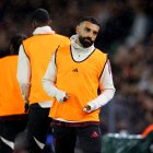 LEEDS, ENGLAND - DECEMBER 06: Mohamed Salah of Liverpool warms up as a substitute during the Premier League match between Leeds United and Liverpool at Elland Road on December 06, 2025 in Leeds, England. (Photo by Molly Darlington/Getty Images)