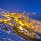 La estación de esquí de Sierra Nevada iluminada.