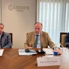 José Vicente Morata junto a Juan Cámara (izq), durante la presentación del estudio.