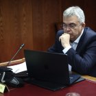 El ex secretario de Organización del PSOE Santos Cerdán comparece ante la Comisión de Investigación del ‘caso Koldo’, en el Senado, a 17 de diciembre de 2025, en Madrid (España). Cerdán comparece ante la comisión casi un mes después de salir de prisión, donde permaneció cinco meses tras la publicación de un informe de la Unidad Central Operativa (UCO) de la Guardia Civil que le situaba como epicentro de una presunta trama corrupta de cobro de mordidas a cambio de adjudicaciones de obra pública. Se trata de la segunda ocasión en la que comparece ya que fue interrogado por este foro hace unos meses cuando estaba al frente de la secretaría de Organización del PSOE.

Eduardo Parra / Europa Press
17/12/2025