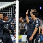 TALAVERA DE LA REINA, SPAIN - DECEMBER 17: Kylian Mbappe of Real Madrid celebrates scoring his team's first goal with teammates during the Copa del Rey match between CF Talavera and Real Madrid at Estadio El Prado on December 17, 2025 in Talavera de la Reina, Spain.  (Photo by Florencia Tan Jun/Getty Images)