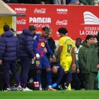 VILLARREAL, SPAIN - DECEMBER 21: Renato Veiga of Villarreal CF leaves the field after receiving a red card for a foul on Lamine Yamal of FC Barcelona during the LaLiga EA Sports match between Villarreal CF and FC Barcelona at Estadio de la Ceramica on December 21, 2025 in Villarreal, Spain. (Photo by Alex Caparros/Getty Images)