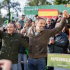 Abascal y Óscar Fernández en un mitin en Almendralejo.