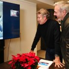 Alberto Núñez Feijóo felicita a la candidata 'popular' en las elecciones a la Junta de Extremadura, María Guardiola, junto al presidente del PP en Aragón, Jorge Azcón.