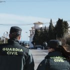 Dispositivo de la Guardia Civil en las cercanías de una vivienda de la pedanía de La Marina, perteneciente a Elche (Alicante), para la detención de los dos presuntos autores de un doble homicidio

ROBERTO PLAZA / EUROPA PRESS
23/12/2025