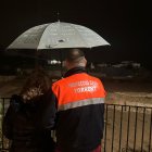 La alcaldesa de Torrent, Amparo Folgado, junto al jefe de Protección Civil.