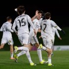 El filial blanco celebra el gol de Yáñez