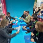Ruz hace un "balance positivo" de la promoción de Elche (Alicante) en Fitur.

REMITIDA / HANDOUT por AYUNTAMIENTO DE ELCHE
Fotografía remitida a medios de comunicación exclusivamente para ilustrar la noticia a la que hace referencia la imagen, y citando la procedencia de la imagen en la firma
24/1/2025