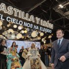 El presidente de Castilla y León, Alfonso Fernández Mañueco, en el stand de la región en FITUR 2026.