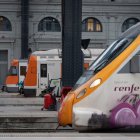 Varios trenes en la estación de Francia, donde opera Rodalies, a 21 de febrero de 2025, en Barcelona, Catalunya (España).