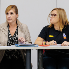 A la izquierda, Salomé Pradas, a la derecha, Pilar Bernabé