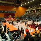 Interior del Palacio de Deportes Carolina Marín, donde ha transcurrido la misa funeral en memoria de las 45 personas fallecidas en el accidente ferroviario de Adamuz.