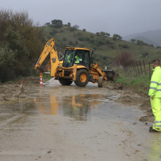 Imágenes de la carretera afectada por las reciente lluvias en Grazalema, Cádiz.