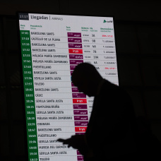 Pantalla en la estación Madrid-Puerta de Atocha-Almudena Grandes a 15 de enero de 2026.