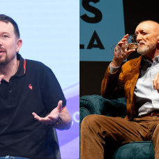 Pablo Iglesias, exlíder de Podemos, y el escritor Arturo Pérez-Reverte.