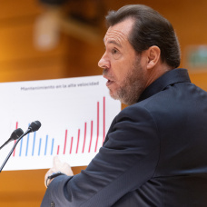 El ministro de Transportes y Movilidad Sostenible, Óscar Puente, comparece para dar cuenta del caos ferroviario en el Senado.