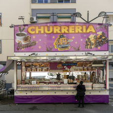 (Foto de ARCHIVO)
Una churrería vende churros y buñuelos durante la temporada de Fallas.