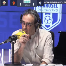 Iturralde González, durante el chaparrón en El Larguero