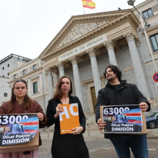 Entrega de firmas de Hazte Oír en el Congreso.