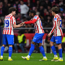 Julián, Lookman y Giuliano, protagonistas del tercer gol.