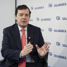 Alfonso Fernández Mañueco, durante su entrevista con Europa Press