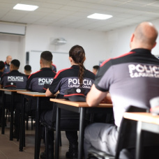 Agentes de la Policía Canaria en una formación
