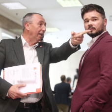 El portavoz de Compromís, Joan Baldoví, junto al portavoz de ERC en el Congreso, Gabriel Rufián