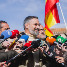 El presidente de Vox, Santiago Abascal, en la localidad burgalesa de Lerma

REMITIDA / HANDOUT por VOX
Fotografía remitida a medios de comunicación exclusivamente para ilustrar la noticia a la que hace referencia la imagen, y citando la procedencia de la imagen en la firma
20/2/2026