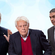 Felipe González, Rey Juan Carlos y Pedro Sánchez
