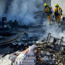 Imagen del exterior de la nave, una vez sofocado el incendio.