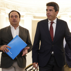 El presidente, Juan Francisco Pérez Llorca y el expresidente Carlos Mazón