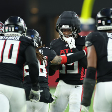 GLENDALE, ARIZONA - DECEMBER 21: Jordan Fuller #29 of the Atlanta Falcons celebrates after a fourth quarter interception against the Arizona Cardinals at State Farm Stadium on December 21, 2025 in Glendale, Arizona. (Photo by Christian Petersen/Getty Images)