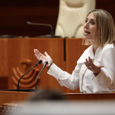 La candidata a la Presidencia de la Junta de Extremadura, María Guardiola, pronuncia su discurso de investidura.