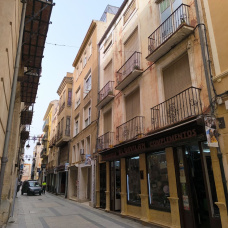 Fachadas de inmuebles en el casco histórico de Orihuela.