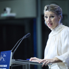 La vicepresidenta segunda y ministra de Trabajo y Economía Social, Yolanda Díaz, durante unas jornadas sobre trabajo y algoritmos, en la sede del Ministerio, a 4 de marzo de 2026, en Madrid (España). 
Jesús Hellín / Europa Press
04/3/2026