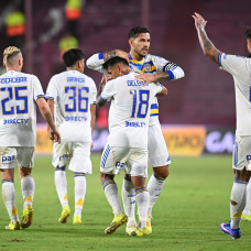 BUENOS AIRES, ARGENTINA - MARCH 04: Leandro Paredes of Boca Juniors celebrates the third goal of the team with with teammate Milton Delgado during a Torneo Apertura 2026 match between Lanus and Boca Juniors at Estadio Ciudad de Lanús Néstor Díaz Pérez on March 04, 2026 in Buenos Aires, Argentina. (Photo by Rodrigo Valle/Getty Images)