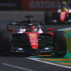 Los Ferrari dominan los primeros libres en Australia