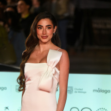 La influencer Lola Lolita posa en la alfombra roja del Festival de Málaga