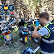 Detenidos dos menores en Elche acusados de robar cinco ciclomotores en dos semanas.