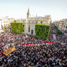 Procesión en Sevilla.