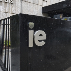 Exteriores de la sede de IE Business School, a 1 de febrero de 2026, en Madrid (España).
Jesús Hellín / Europa Press
01 FEBRERO 2026