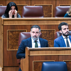 El presidente de VOX, Santiago Abascal, durante una sesión plenaria en el Congreso de los Diputados.
