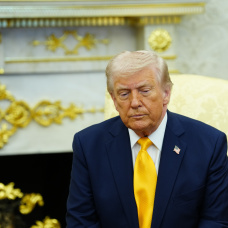 March 19, 2026, Washington, District Of Columbia, USA: United States President Donald J Trump as he meets Prime Minster Takeuchi Sanae of Japan in the Oval Office of the White House in Washington, DC, USA, on Thursday, March 19, 2026.  The war with Iran will be a major topic of discussions between the President and PM Takeuchi

Europa Press/Contacto/Aaron Schwartz - Pool via CN
19/3/2026