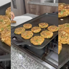 Proceso de cocina de las tortitas de sardinas